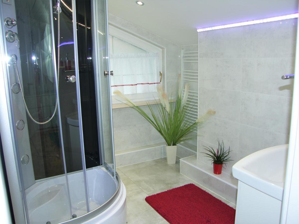 Kaliny Apartamenty Wanny Z Hydromasazem Хожов Екстериор снимка