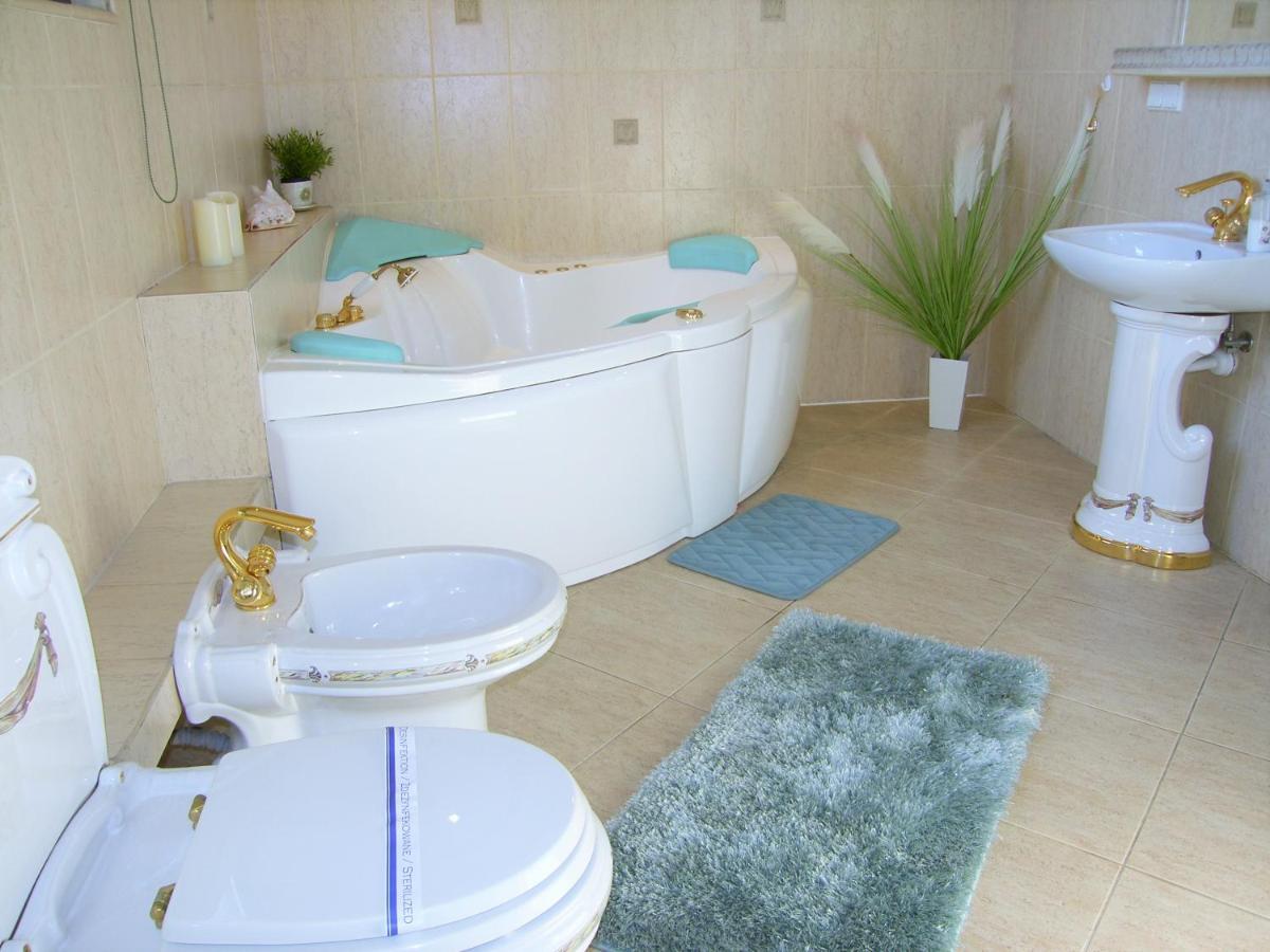 Kaliny Apartamenty Wanny Z Hydromasazem Хожов Екстериор снимка