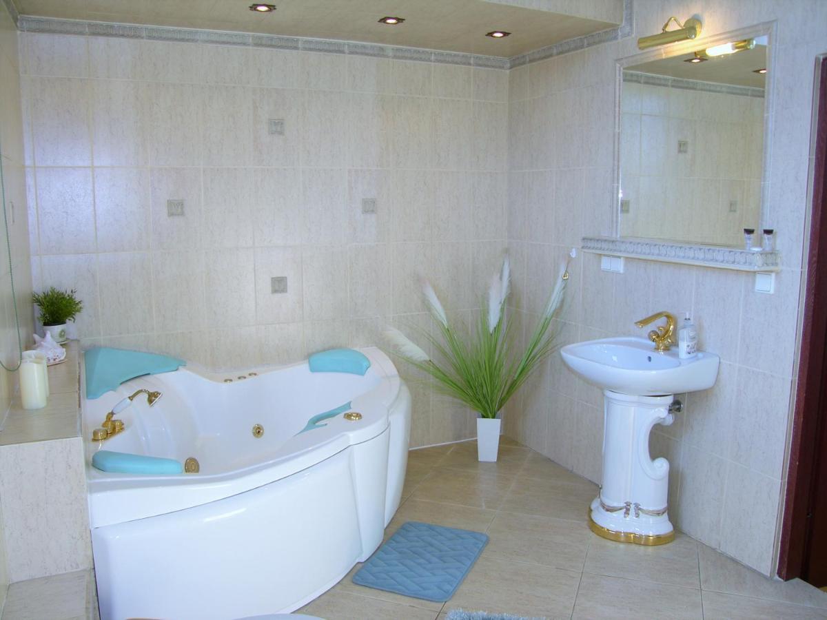 Kaliny Apartamenty Wanny Z Hydromasazem Хожов Екстериор снимка