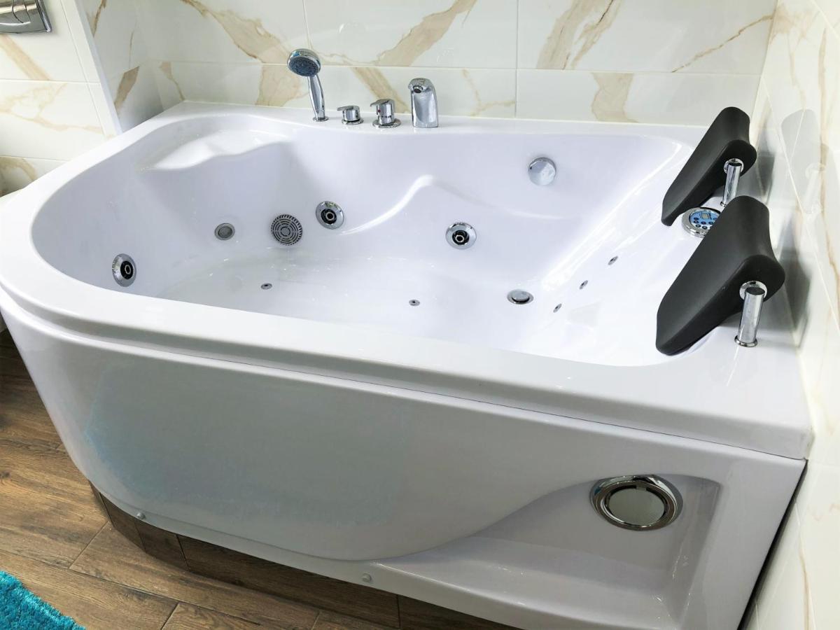 Kaliny Apartamenty Wanny Z Hydromasazem Хожов Екстериор снимка